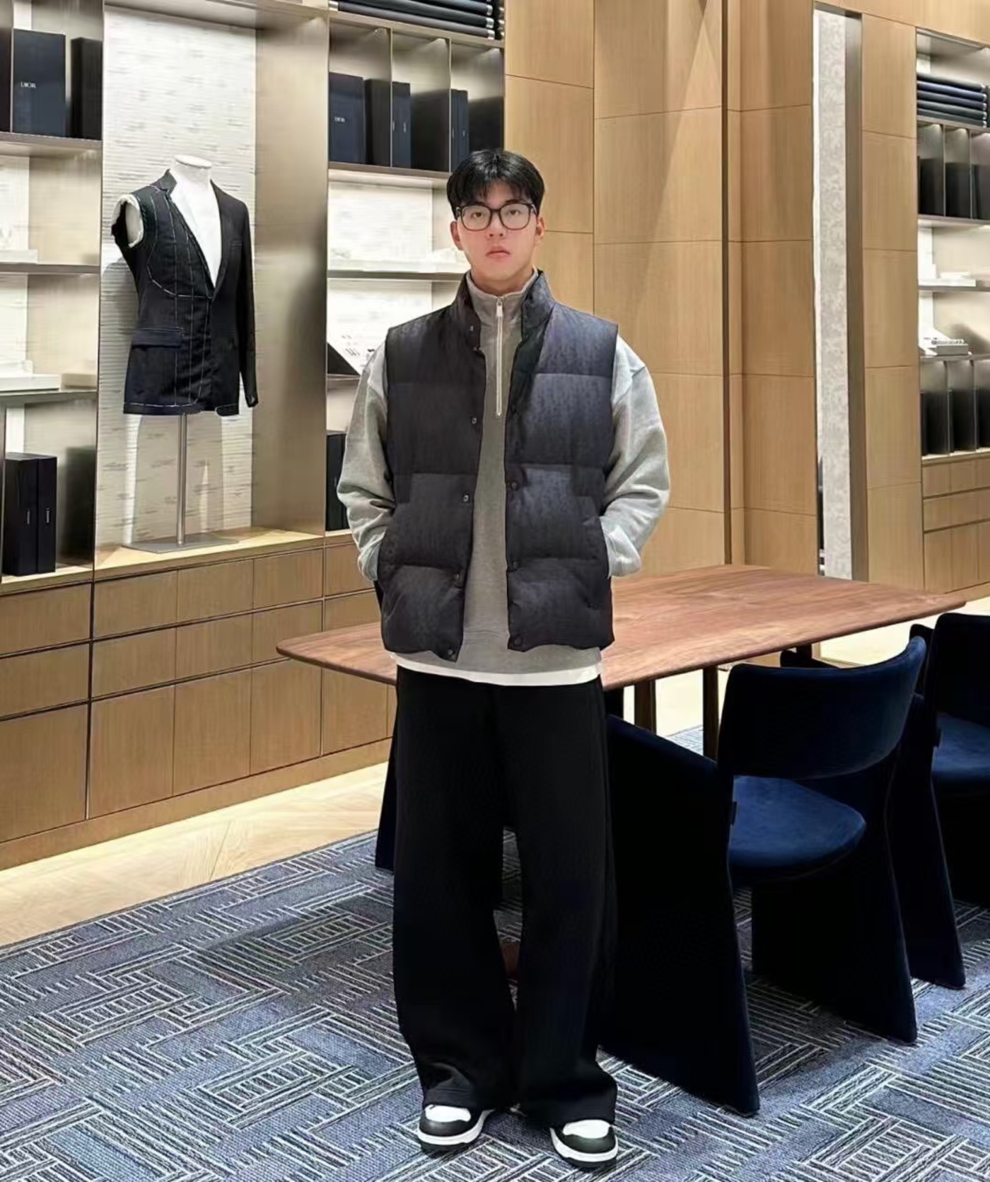 e3c450e2b33a0fbabf270c4c4b7b02ec_1762328879_2471.jpg e3c450e2b33a0fbabf270c4c4b7b02ec_1762328879_2471.jpg