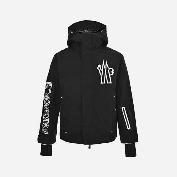 モンクル 大きなロゴ フード付きスキースーツ