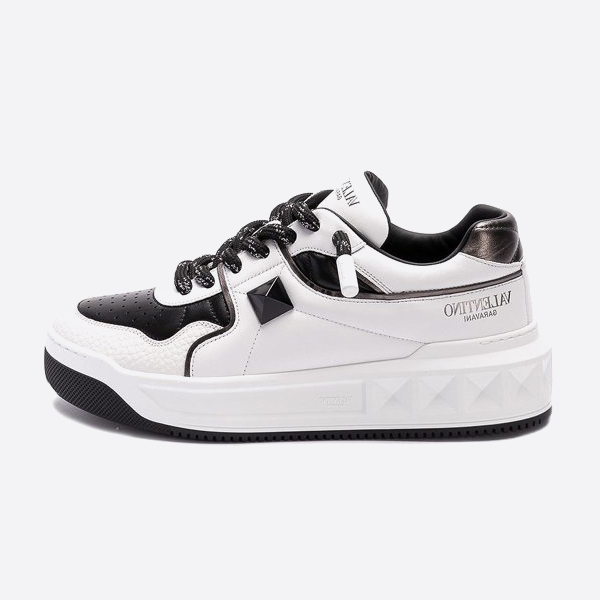 ヴァレンティノ アウトスタッド ヴァレンティノ スポーツカジュアルシューズ 5Y2S0G37WRI6S0