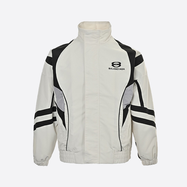 バレンシアガのキャットウォークスタイルのパッチワークスポーツジャケット
