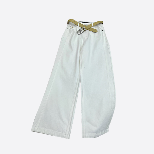 クイーンマザー特注ベルト装飾ジーンズ