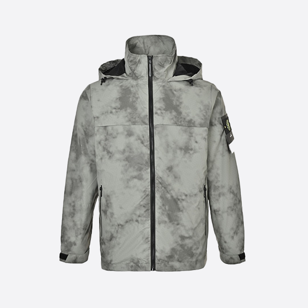 ストーンアイランド フード付きジャケット 袖バッジ付き