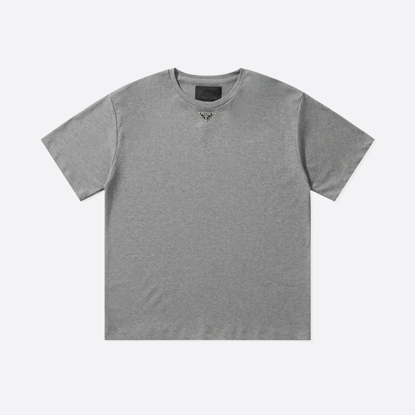 プラダの25ss胸元に三角ロゴ、シルケット加工コットンの半袖