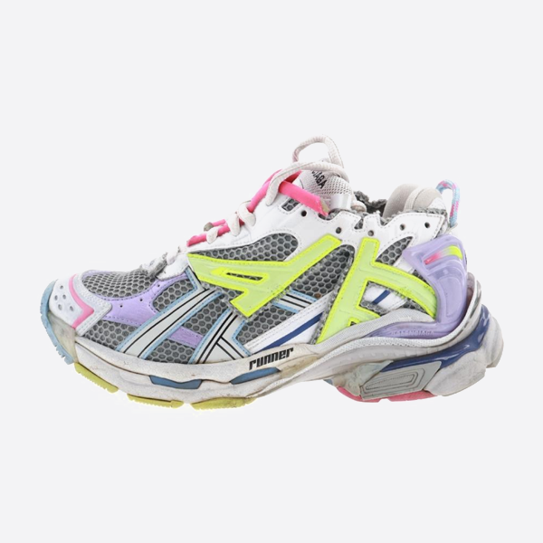 バレンシアガ ランナー7.0 スニーカー 677402W3RBP1745