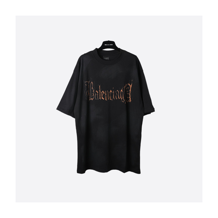 バレンシアガのサンスクリットTシャツ