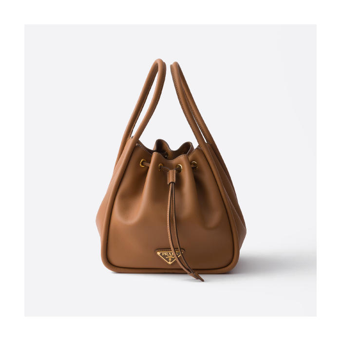 プラダの新作バケットバッグ 1BE087