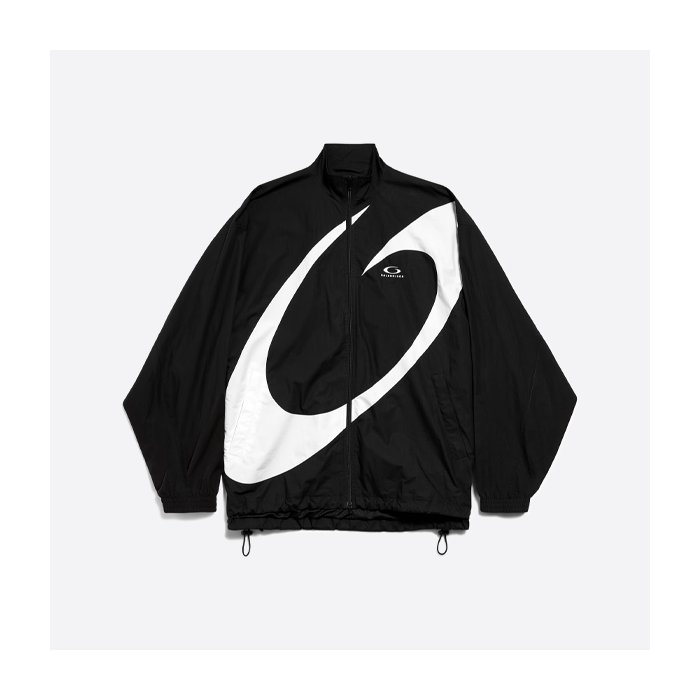 バレンシアガの大きなリングステッチの白黒ウィンドブレーカージャケット