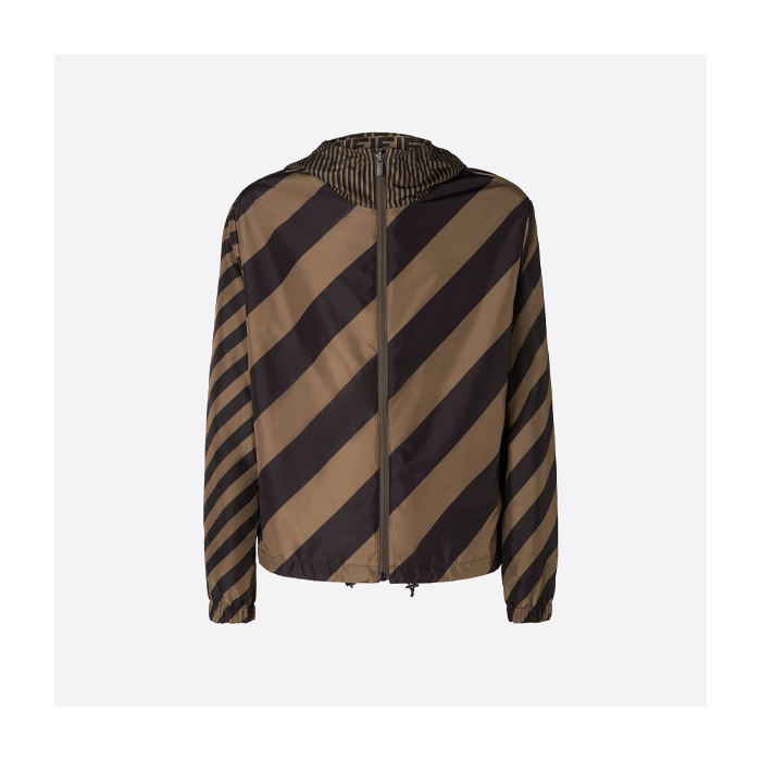 フェンディのオールオーバーロゴリバーシブルトレンチコート