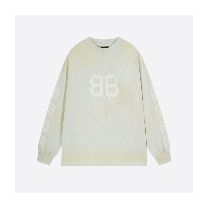 バレンシアガの泥染め長袖ホワイト