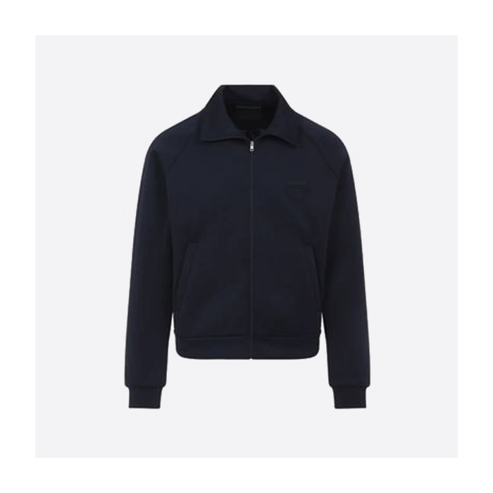 プラダの三角布ロゴスーツジャケット