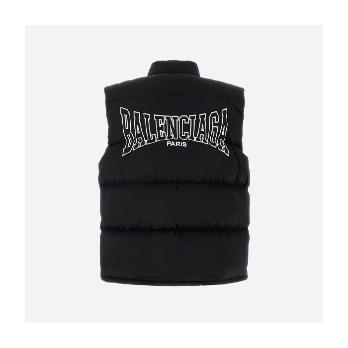 バレンシアガの刺繍ロゴ入りコットンベスト