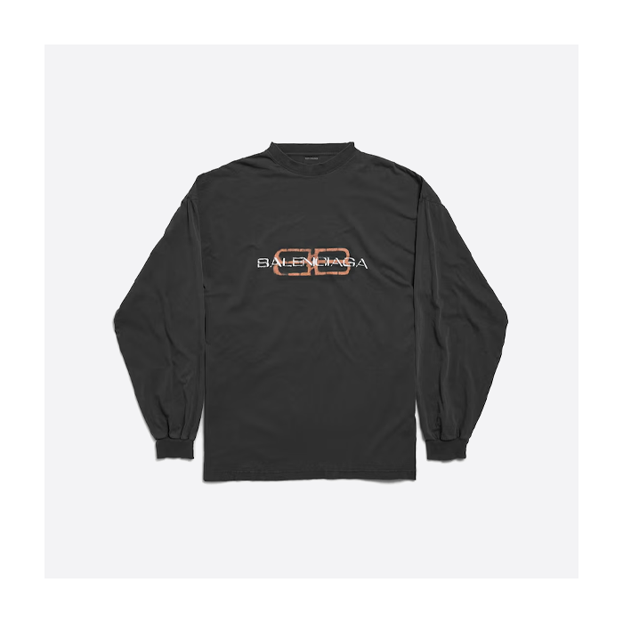 バレンシアガのヴィンテージダメージTシャツ