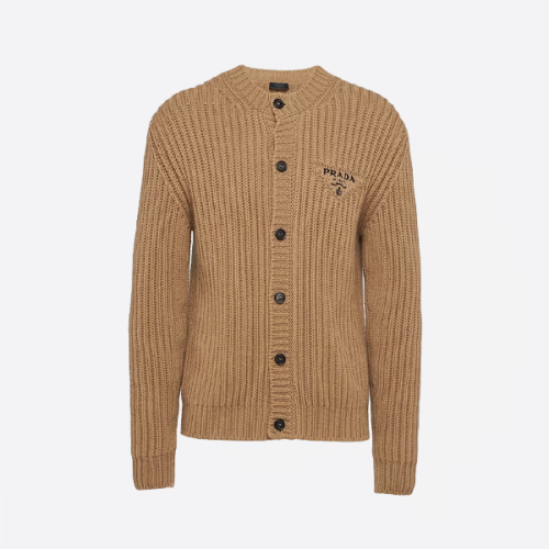 プラダのチャンキーニット、文字刺繍ウールカーディガン