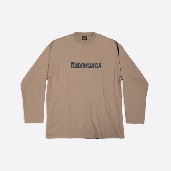 バレンシアガのリップロゴ長袖シャツ